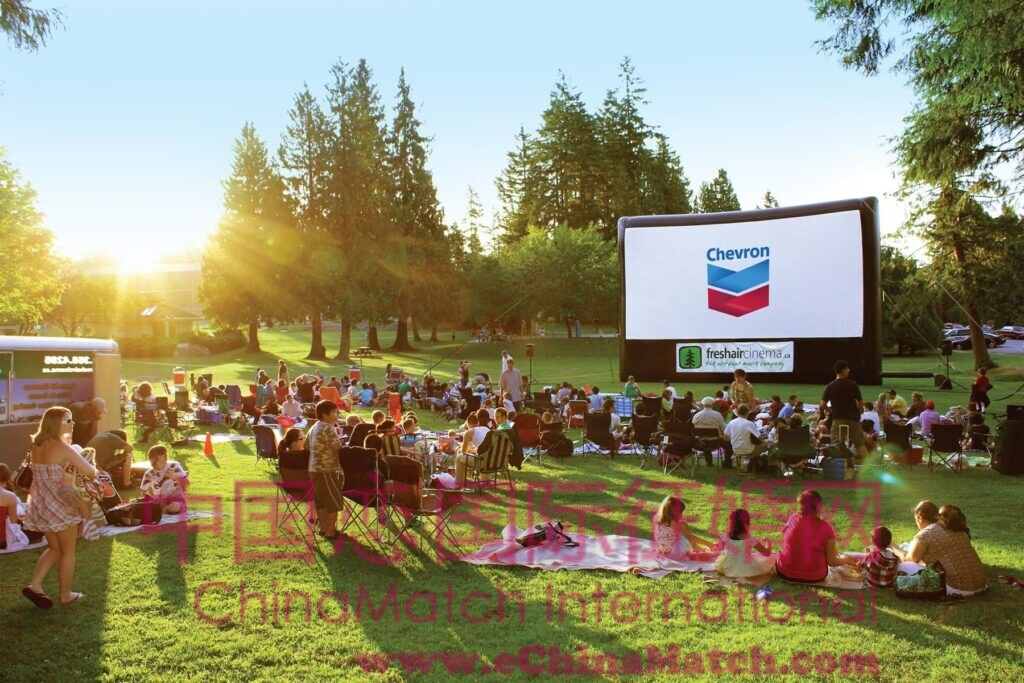 今年夏天，在大温哥华地区，您可以随处免费观看户外电影